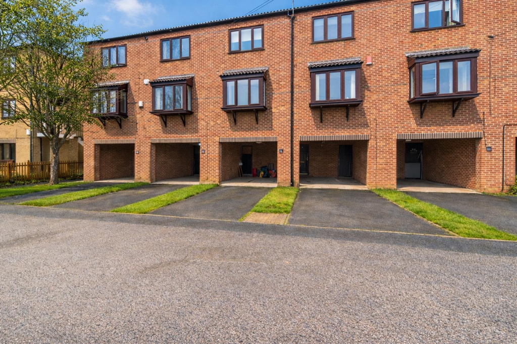 3 bed Town House for rent in Nottingham. From Fletcher & Company - Duffield