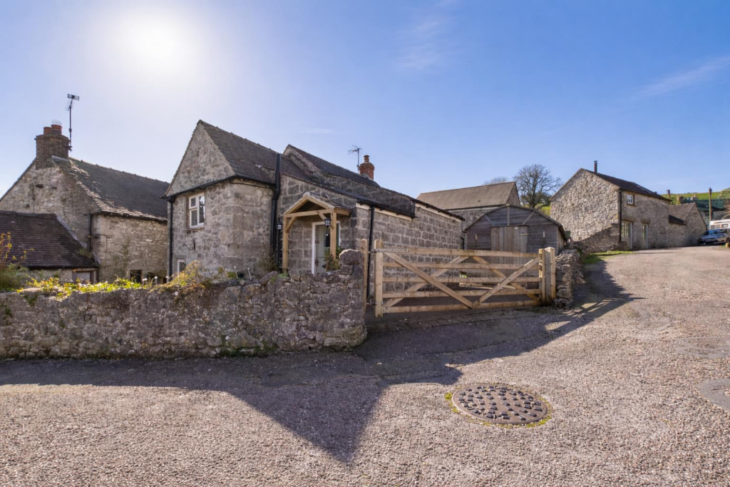 2 bed Cottage for rent in . From Fletcher & Company - Duffield