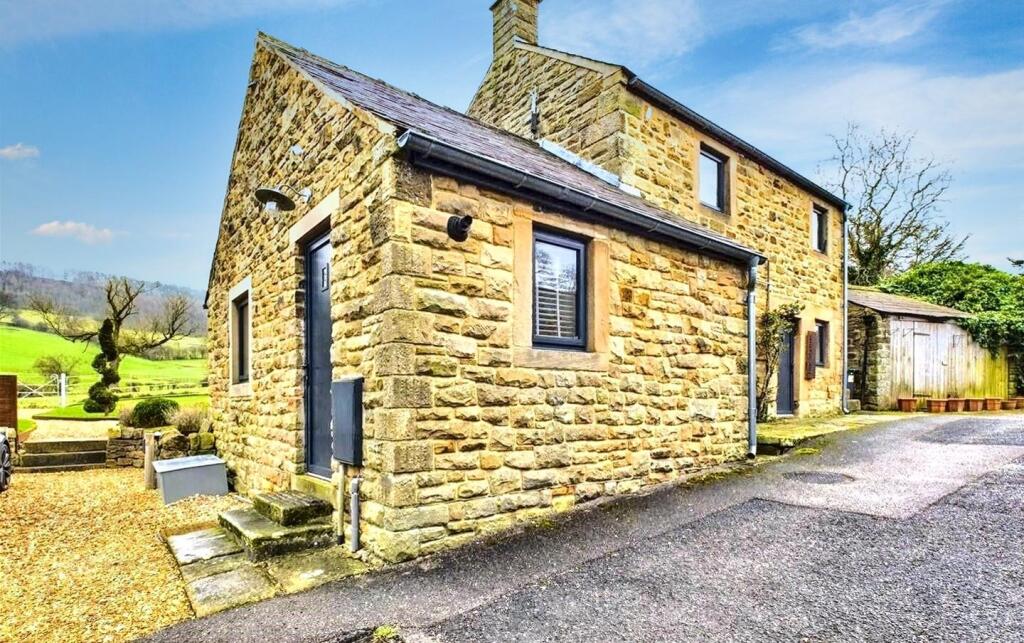 2 bed Detached for rent in Beeley. From Fletcher & Company - Duffield