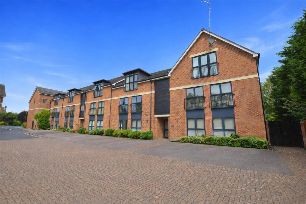 2 bed Apartment for rent in Makeney. From Fletcher & Company - Duffield