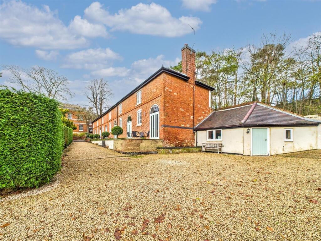 2 bed Cottage for rent in . From Fletcher & Company - Duffield