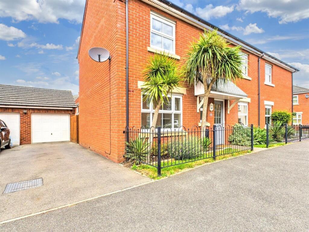 3 bed Detached for rent in Hilton. From Fletcher & Company - Duffield 3 bed Detached for rent in Hilton. From Fletcher & Company - Duffield
