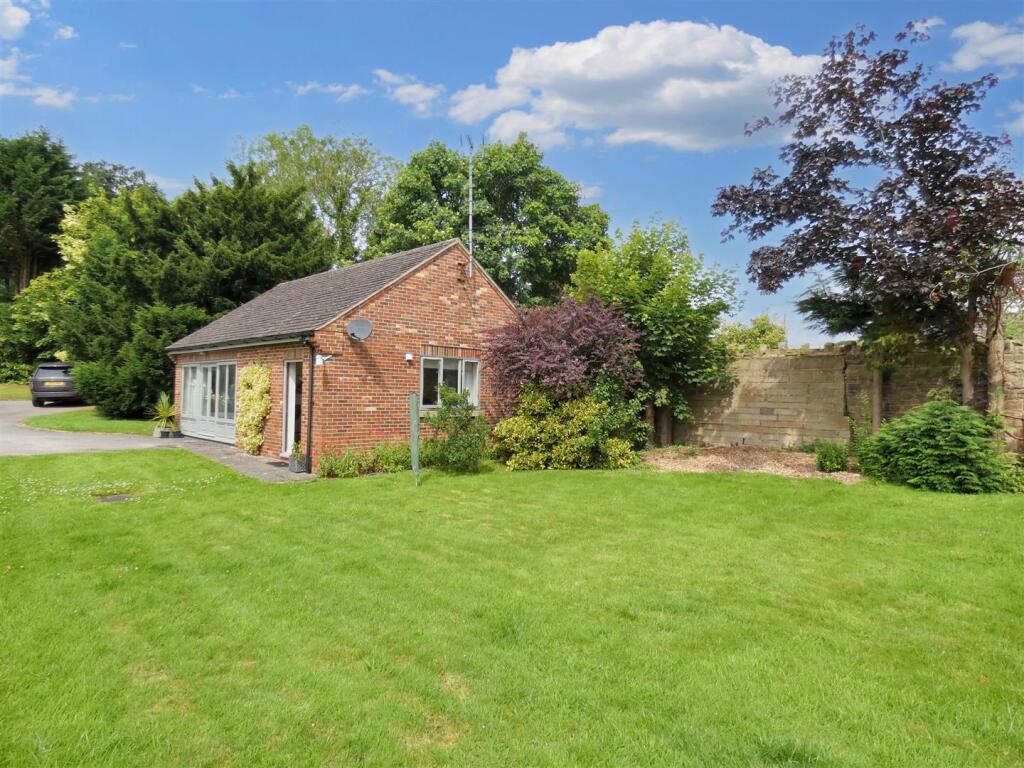 2 bed Detached bungalow for rent in Alfreton. From Fletcher & Company - Duffield