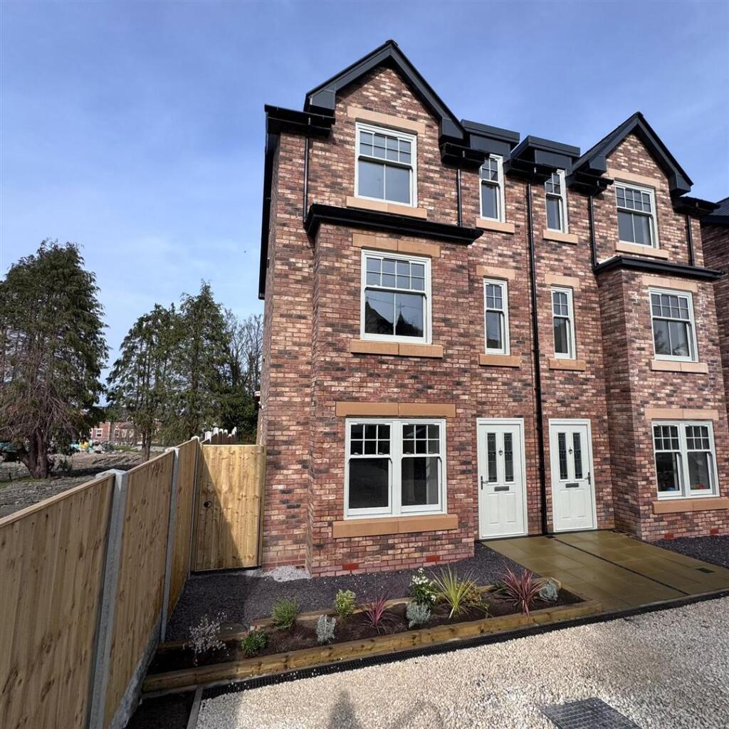 4 bed Town House for rent in Colwyn Bay. From Fletcher & Poole - Conwy 4 bed Town House for rent in Colwyn Bay. From Fletcher & Poole - Conwy