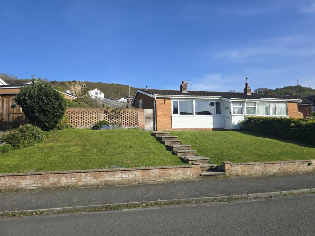 2 bed Semi-detached bungalow for rent in Conwy. From Fletcher & Poole - Conwy
