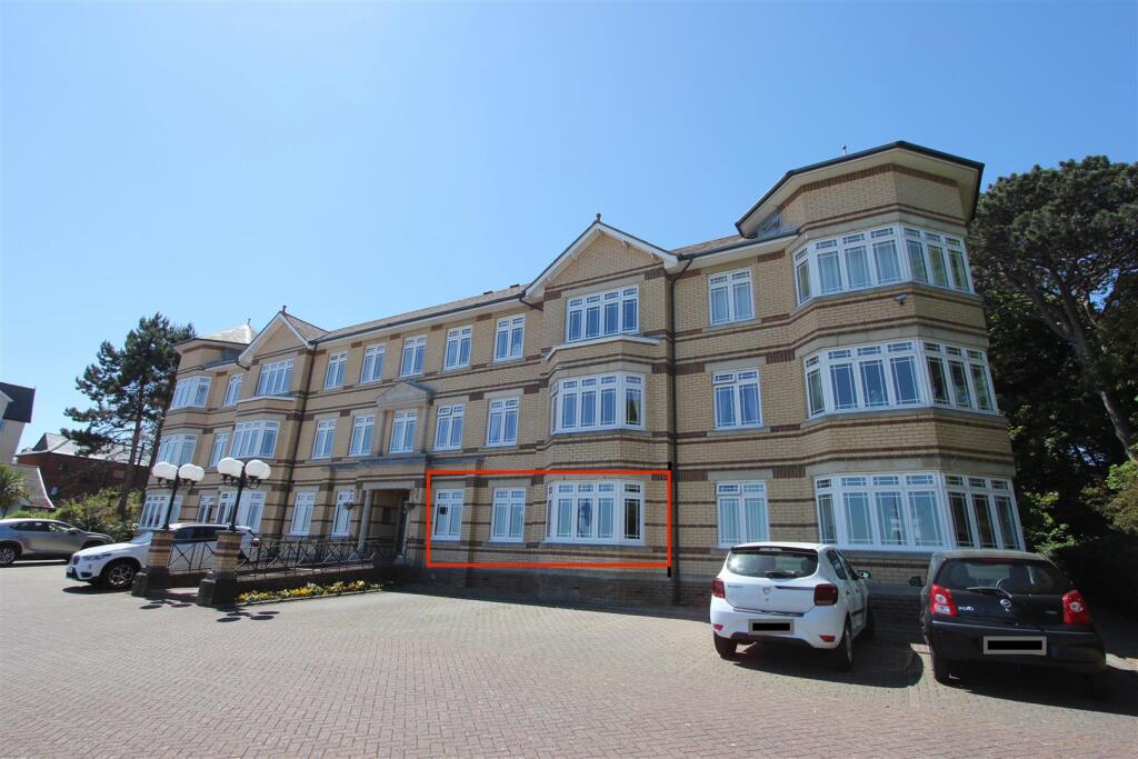 2 bed Apartment for rent in Colwyn Bay. From Fletcher & Poole - Conwy 2 bed Apartment for rent in Colwyn Bay. From Fletcher & Poole - Conwy