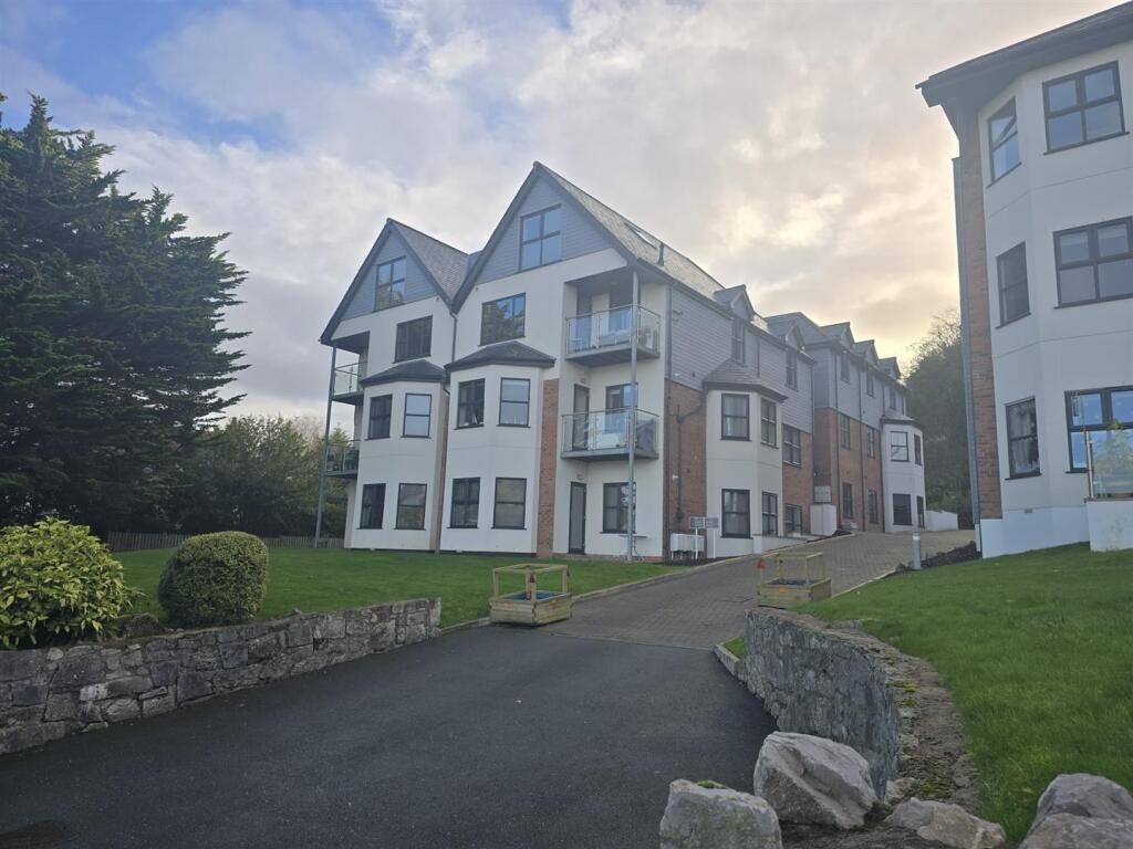 2 bed Apartment for rent in Colwyn Bay. From Fletcher & Poole - Conwy