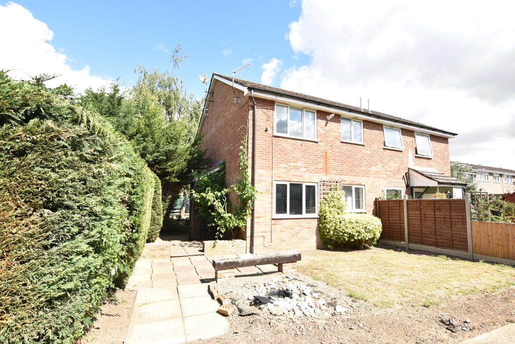 1 bed Mid Terraced House for rent in Middleton. From Sudburys - Sudbury 1 bed Mid Terraced House for rent in Middleton. From Sudburys - Sudbury