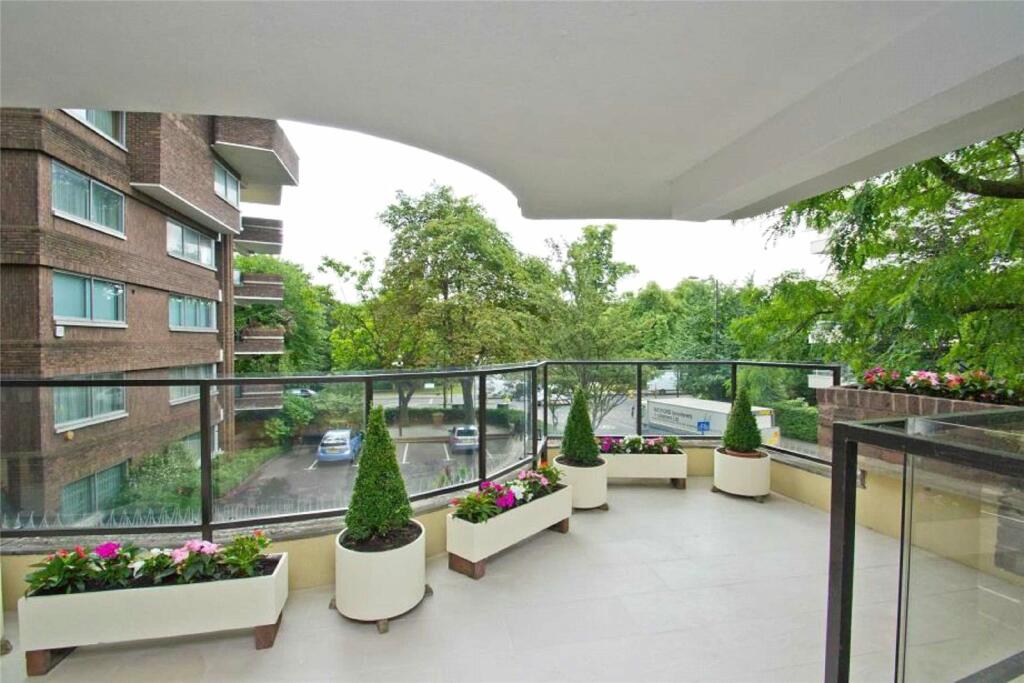 3 bed Apartment for rent in London. From Laurence Leigh Residentials