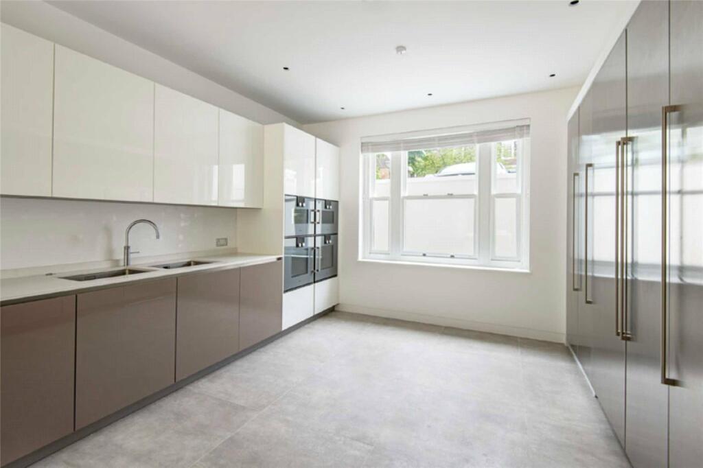 5 bed Semi-Detached House for rent in Hampstead. From Laurence Leigh Residentials