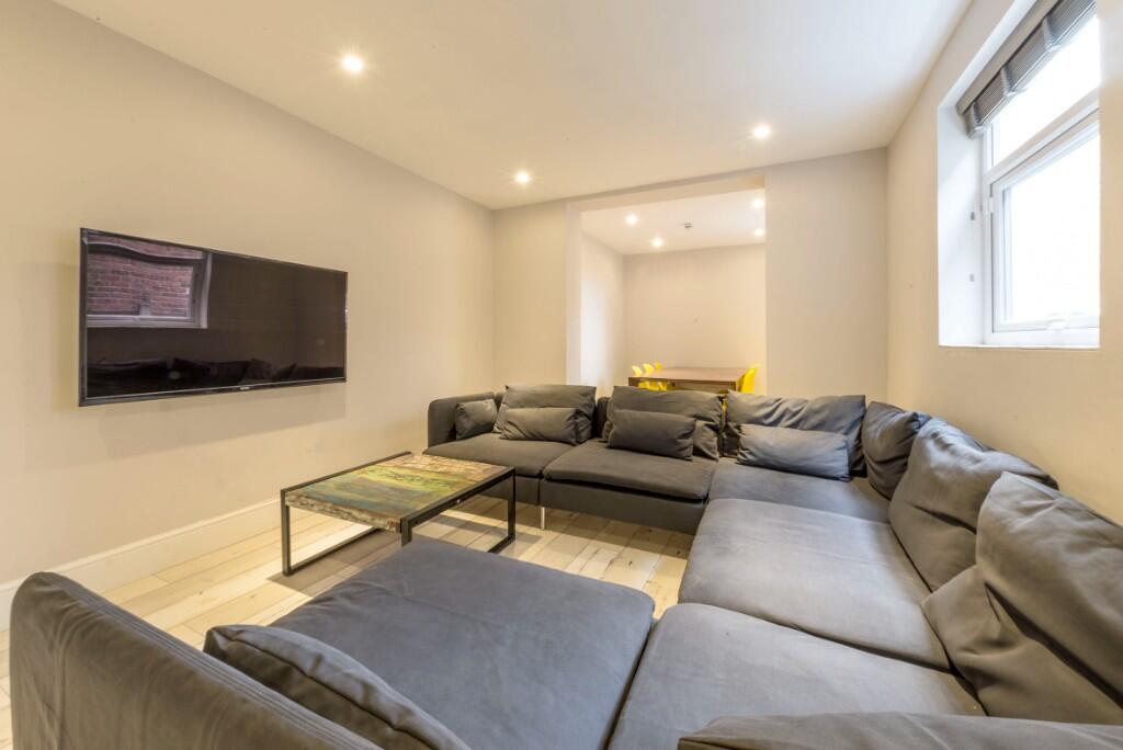 7 bed Mid Terraced House for rent in Stockport. From House (Manchester) Ltd - Manchester 7 bed Mid Terraced House for rent in Stockport. From House (Manchester) Ltd - Manchester