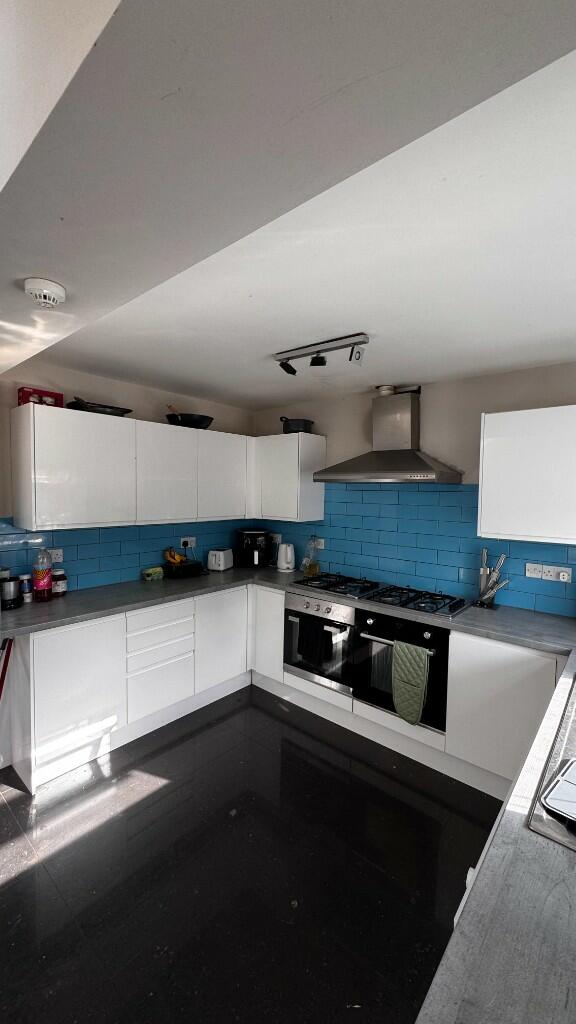 8 bed Semi Detached for rent in Manchester. From House (Manchester) Ltd - Manchester