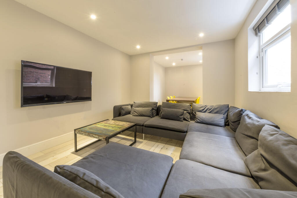 7 bed Mid Terraced House for rent in Manchester. From House (Manchester) Ltd - Manchester 7 bed Mid Terraced House for rent in Manchester. From House (Manchester) Ltd - Manchester
