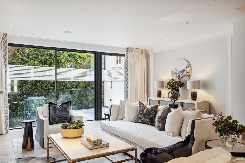 3 bed Mid Terraced House for rent in Chelsea. From Knight Frank - Belgravia - Westminster & Pimlico 3 bed Mid Terraced House for rent in Chelsea. From Knight Frank - Belgravia - Westminster & Pimlico