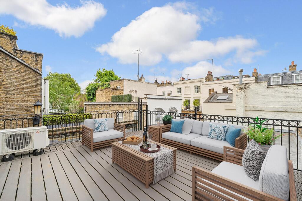 4 bed Mid Terraced House for rent in Chelsea. From Knight Frank - Belgravia - Westminster & Pimlico