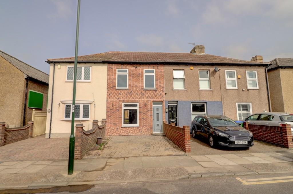 3 bed Mid Terraced House for rent in Bexley. From Irwin Scott - New Eltham 3 bed Mid Terraced House for rent in Bexley. From Irwin Scott - New Eltham