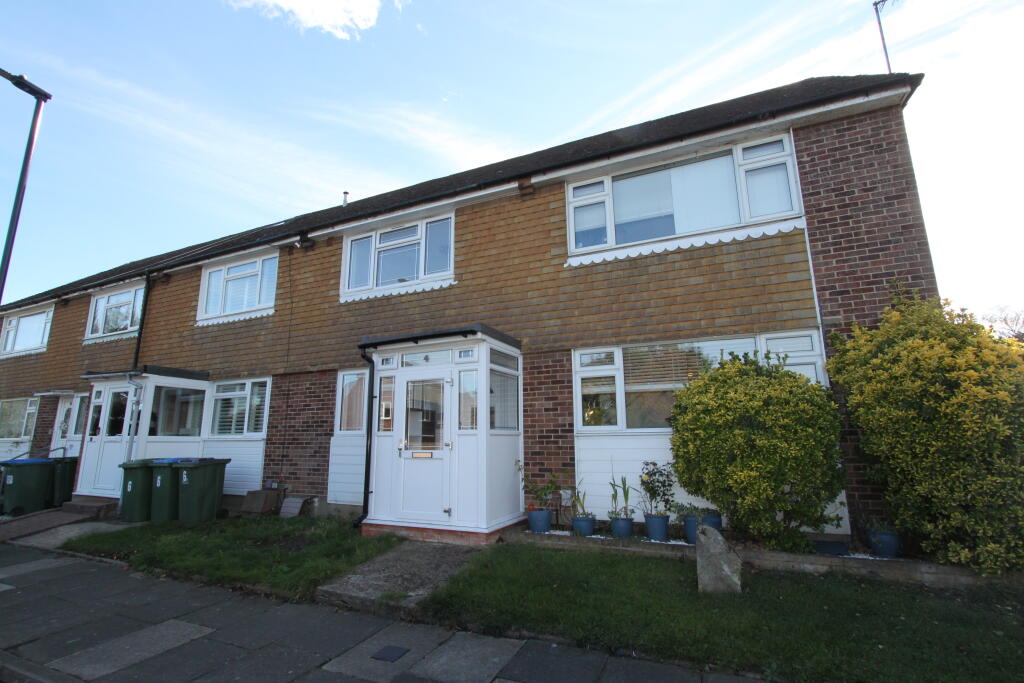 2 bed End of Terrace for rent in Eltham. From Irwin Scott - New Eltham 2 bed End of Terrace for rent in Eltham. From Irwin Scott - New Eltham