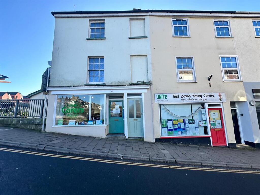 2 bed 1st Floor Flat for rent in Tiverton. From Welden and Edwards 2 bed 1st Floor Flat for rent in Tiverton. From Welden and Edwards