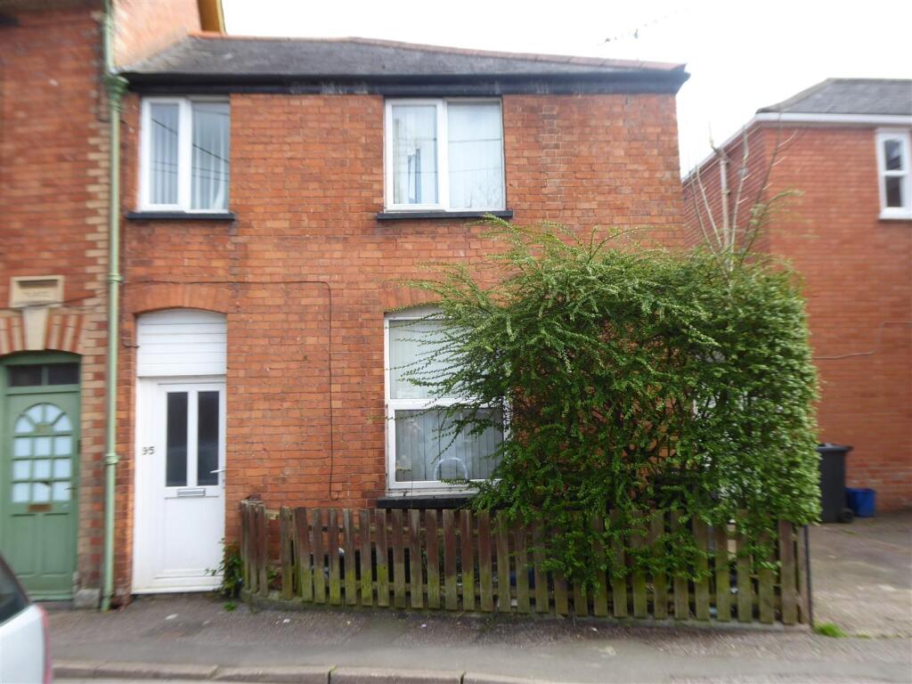 3 bed Mid Terraced House for rent in Tiverton. From Welden and Edwards