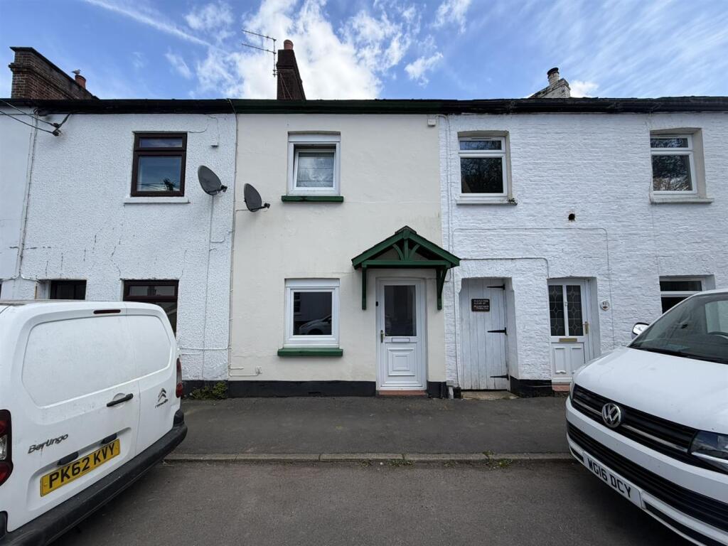 2 bed Mid Terraced House for rent in Tiverton. From Welden and Edwards