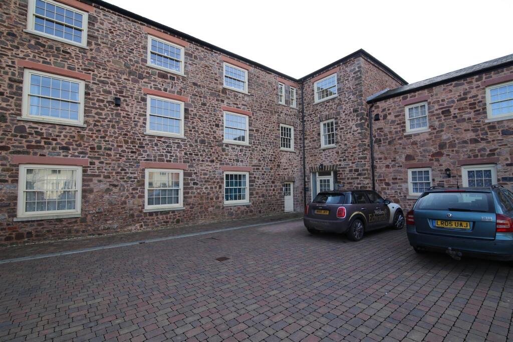 2 bed 1st Floor Flat for rent in Withleigh. From Welden and Edwards