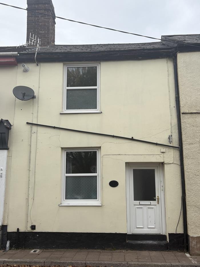 2 bed Mid Terraced House for rent in Tiverton. From Welden and Edwards