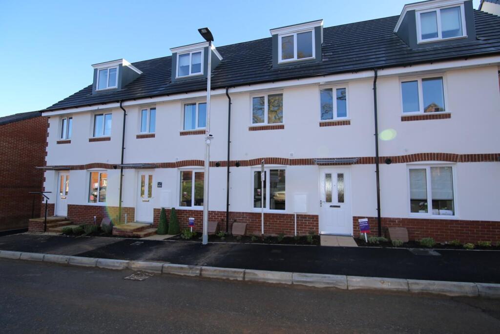 3 bed Mid Terraced House for rent in Tiverton. From Welden and Edwards 3 bed Mid Terraced House for rent in Tiverton. From Welden and Edwards
