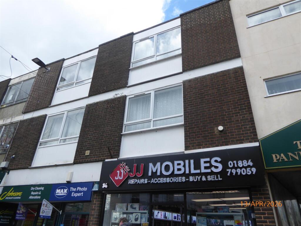 4 bed 1st Floor Flat for rent in Tiverton. From Welden and Edwards 4 bed 1st Floor Flat for rent in Tiverton. From Welden and Edwards