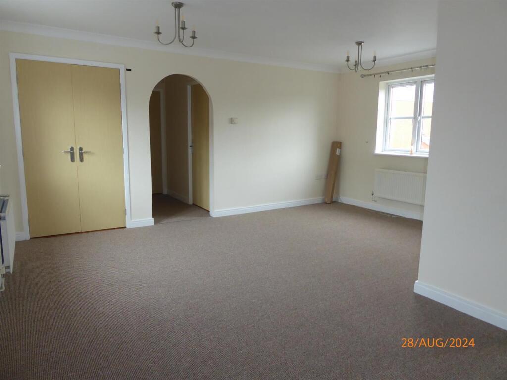 2 bed Coach House for rent in Tiverton. From Welden and Edwards 2 bed Coach House for rent in Tiverton. From Welden and Edwards