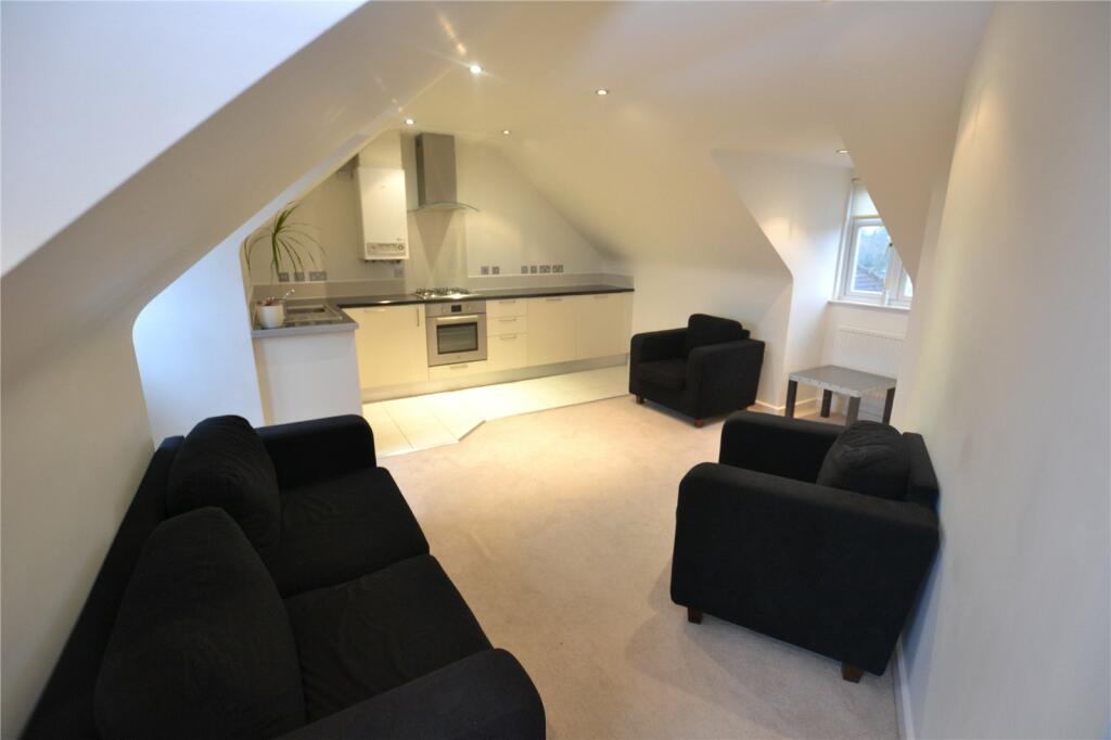2 bed Flat for rent in London. From Anthony Pepe - Palmers Green