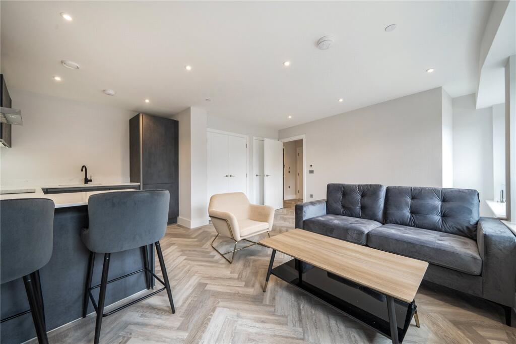 1 bed 1st Floor Flat for rent in . From Anthony Pepe Estate Agents - Palmers Green