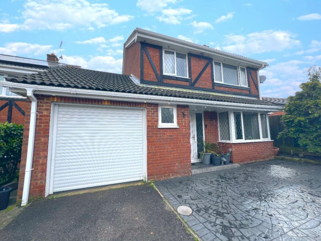 5 bed Detached House for rent in Luton. From Venture Residential
