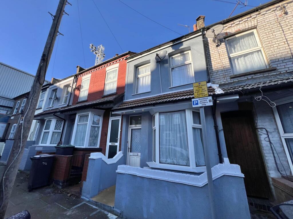 4 bed Mid Terraced House for rent in Luton. From Venture Residential - Luton