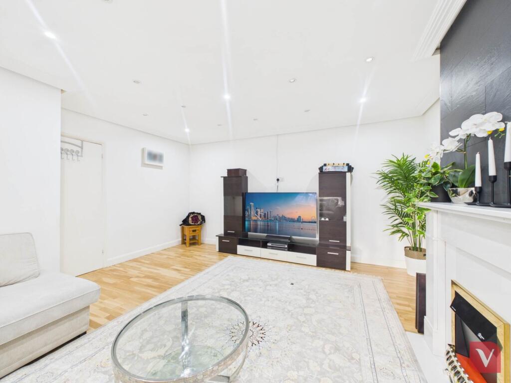 3 bed Semi Detached for rent in Luton. From Venture Residential - Luton