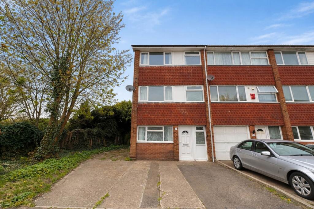 4 bed Semi Detached for rent in Luton. From Venture Residential - Luton