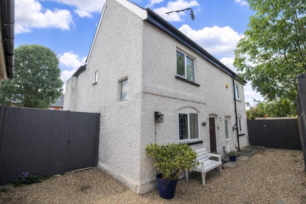 2 bed Semi Detached for rent in Luton. From Venture Residential - Luton