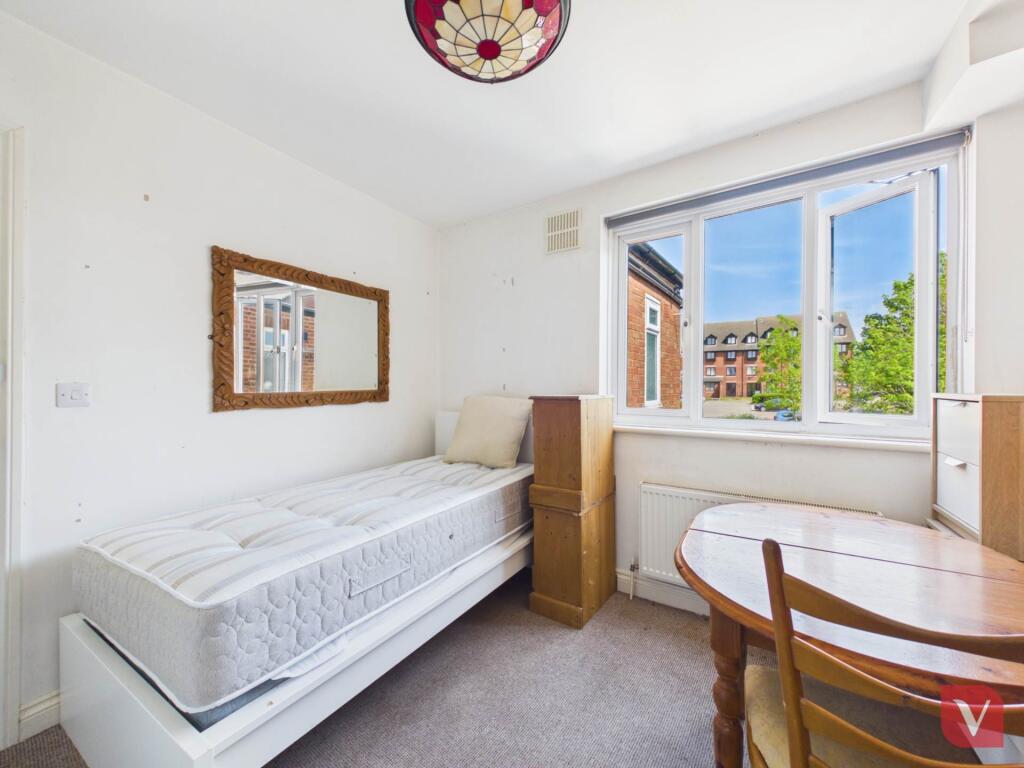 4 bed House Share for rent in Rushden. From Venture Residential - Luton
