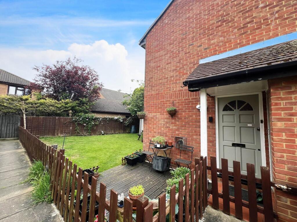 1 bed Detached for rent in Streatley. From Venture Residential - Luton