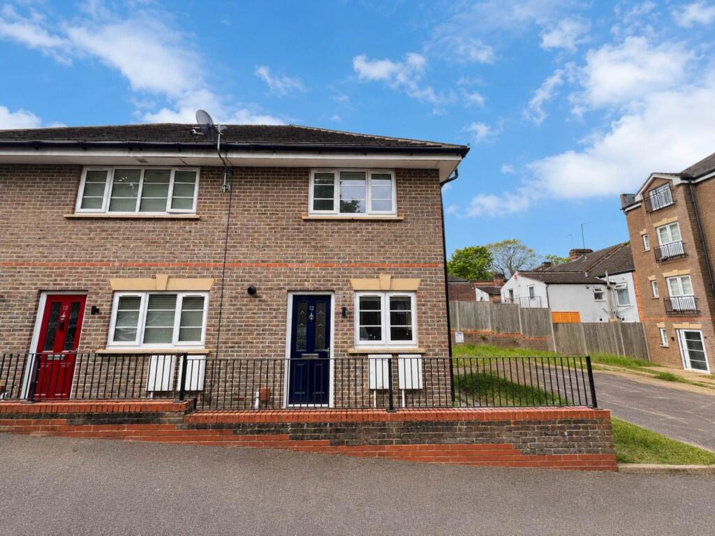 2 bed Detached for rent in Luton. From Venture Residential - Luton