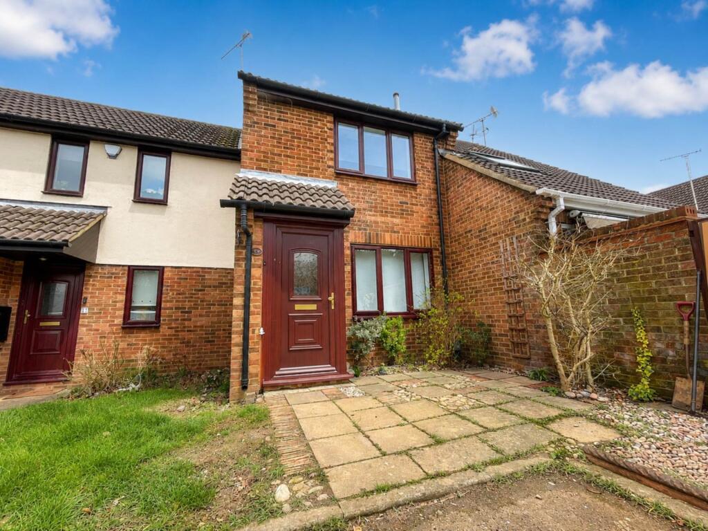 2 bed Mid Terraced House for rent in Streatley. From Venture Residential - Luton