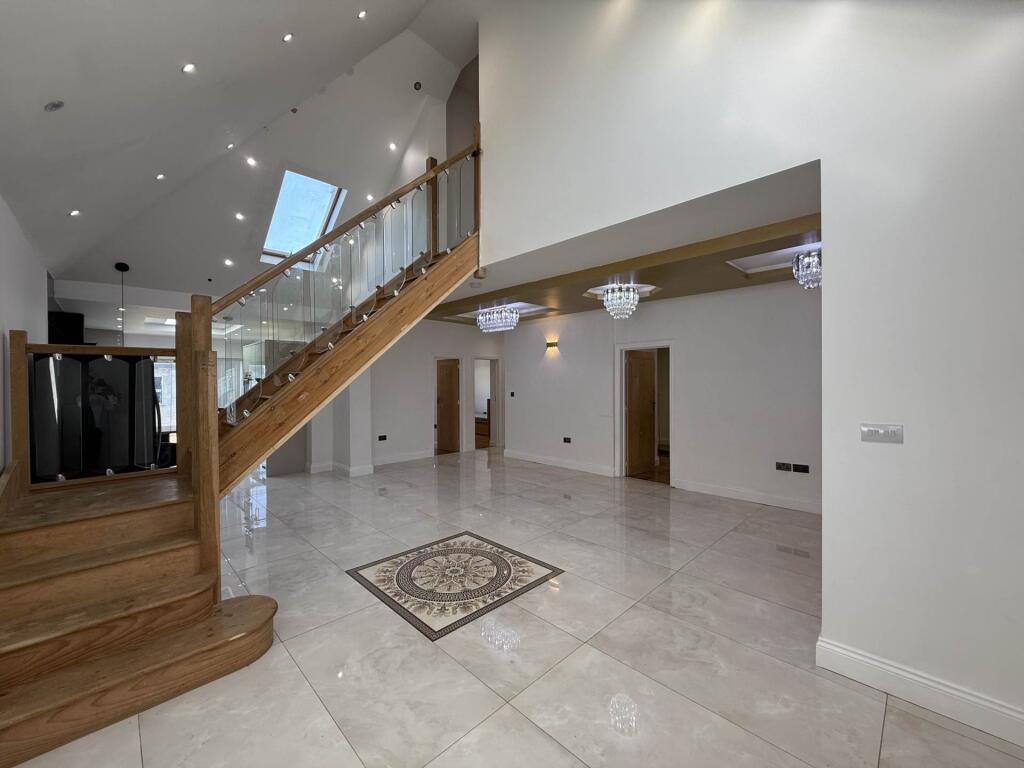 4 bed Semi-detached bungalow for rent in Upper Sundon. From Venture Residential - Luton 4 bed Semi-detached bungalow for rent in Upper Sundon. From Venture Residential - Luton