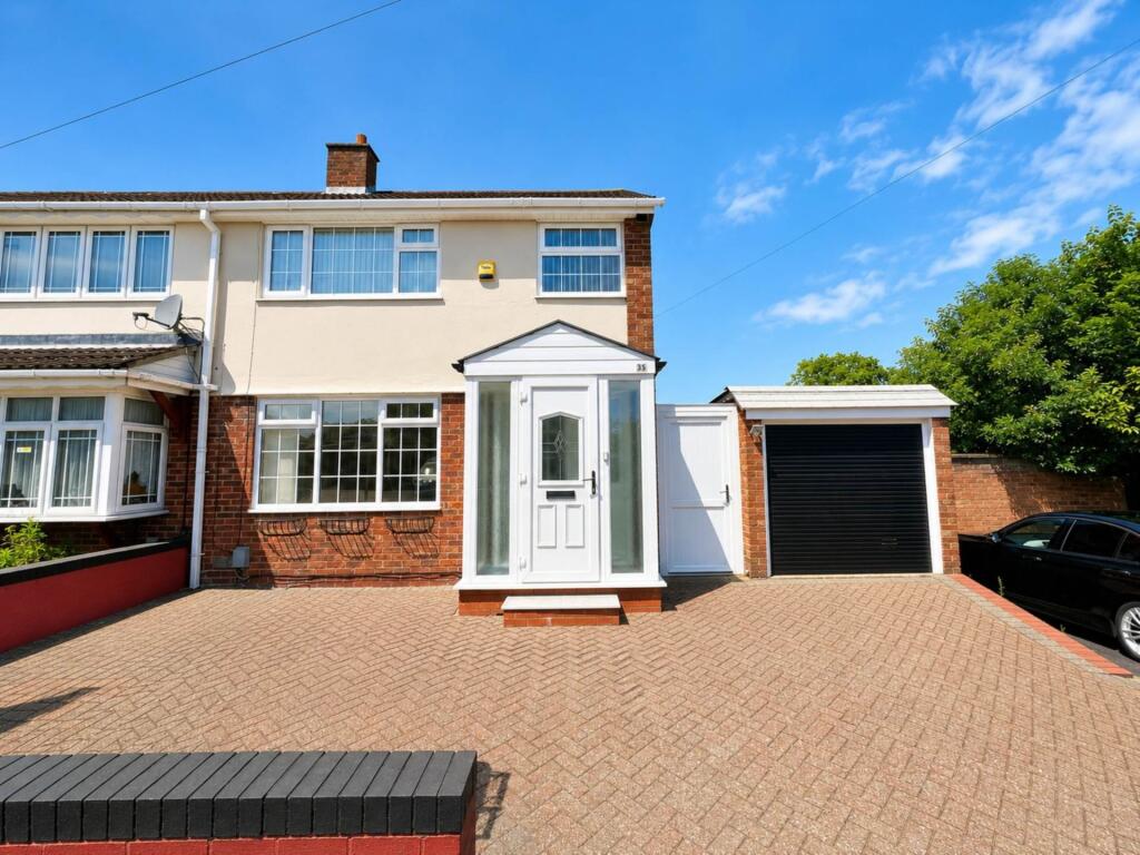 3 bed Semi Detached for rent in Luton. From Venture Residential - Luton
