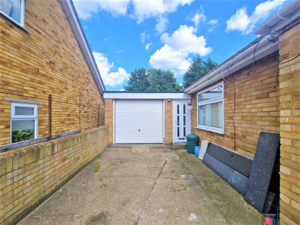 4 bed Studio for rent in Chalton. From Venture Residential - Luton