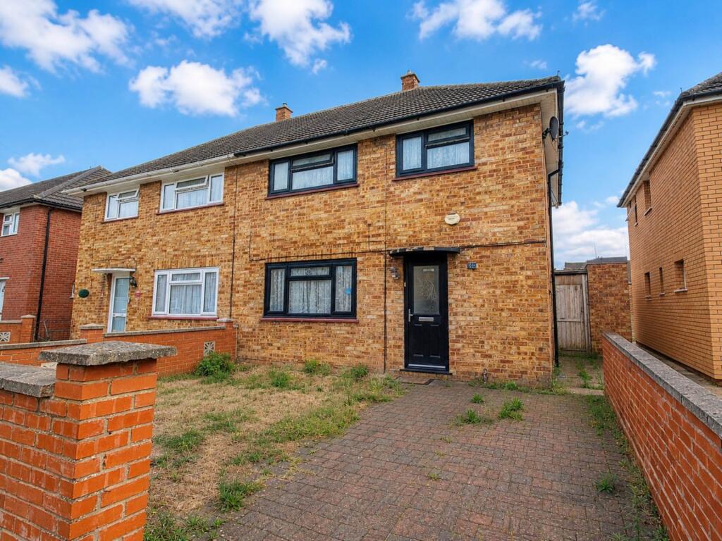 3 bed Semi Detached for rent in Chalton. From Venture Residential - Luton