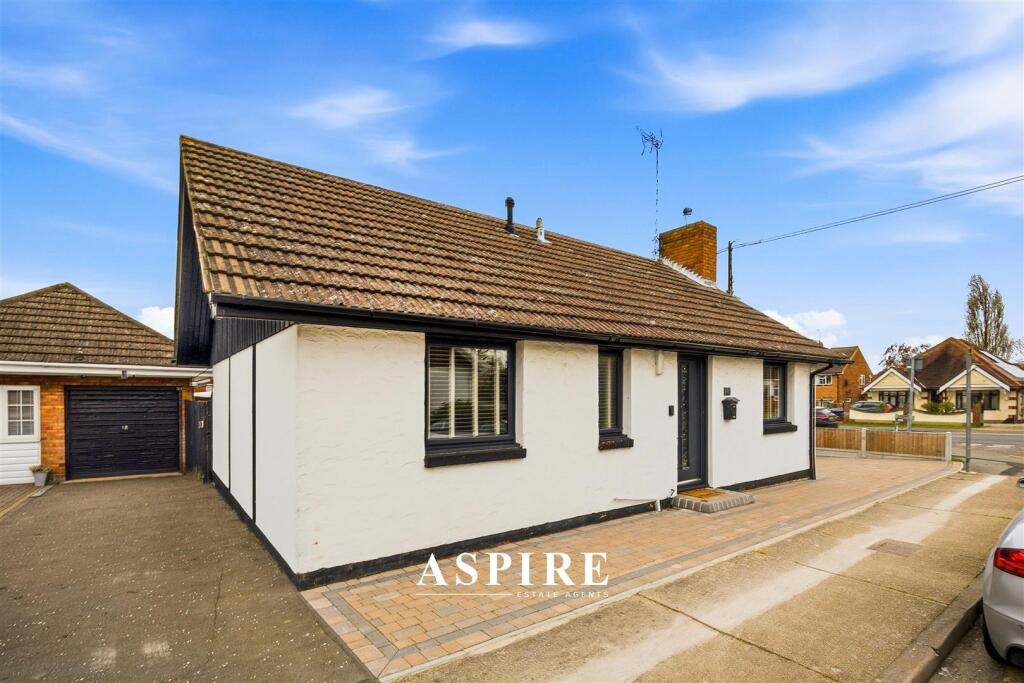 0 bed Detached bungalow for rent in Tarpots. From Aspire Estate Agents - Benfleet