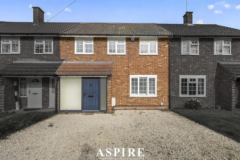 4 bed Mid Terraced House for rent in Ingrave. From Aspire Estate Agents - Benfleet