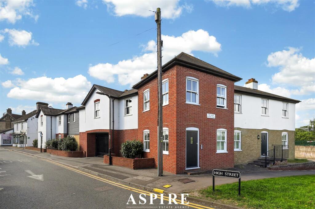 2 bed Apartment for rent in Tarpots. From Aspire Estate Agents - Benfleet