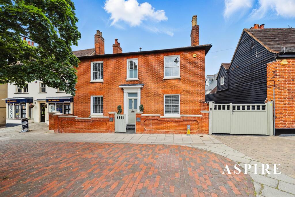 5 bed Detached for rent in Rayleigh. From Aspire Estate Agents - Benfleet