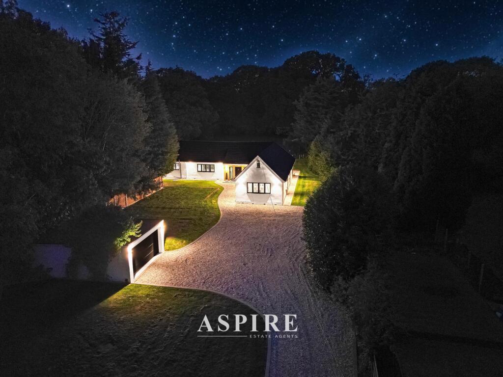 4 bed Detached bungalow for rent in Rayleigh. From Aspire Estate Agents - Benfleet 4 bed Detached bungalow for rent in Rayleigh. From Aspire Estate Agents - Benfleet