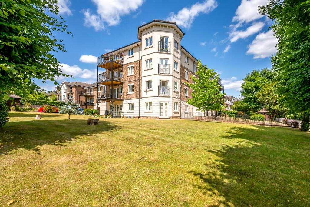 3 bed Apartment for rent in Keston Mark. From Homezone Property Services - Bromley